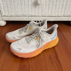 Women’s HOKAS Arahi 6